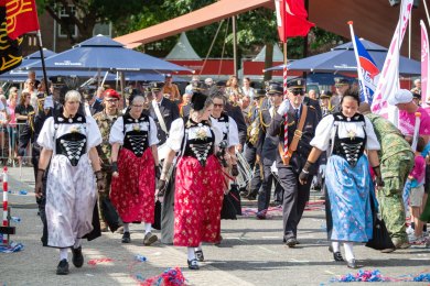 Vlaggenparade 4Daagse zondag