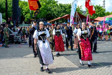 Vlaggenparade 4Daagse zondag