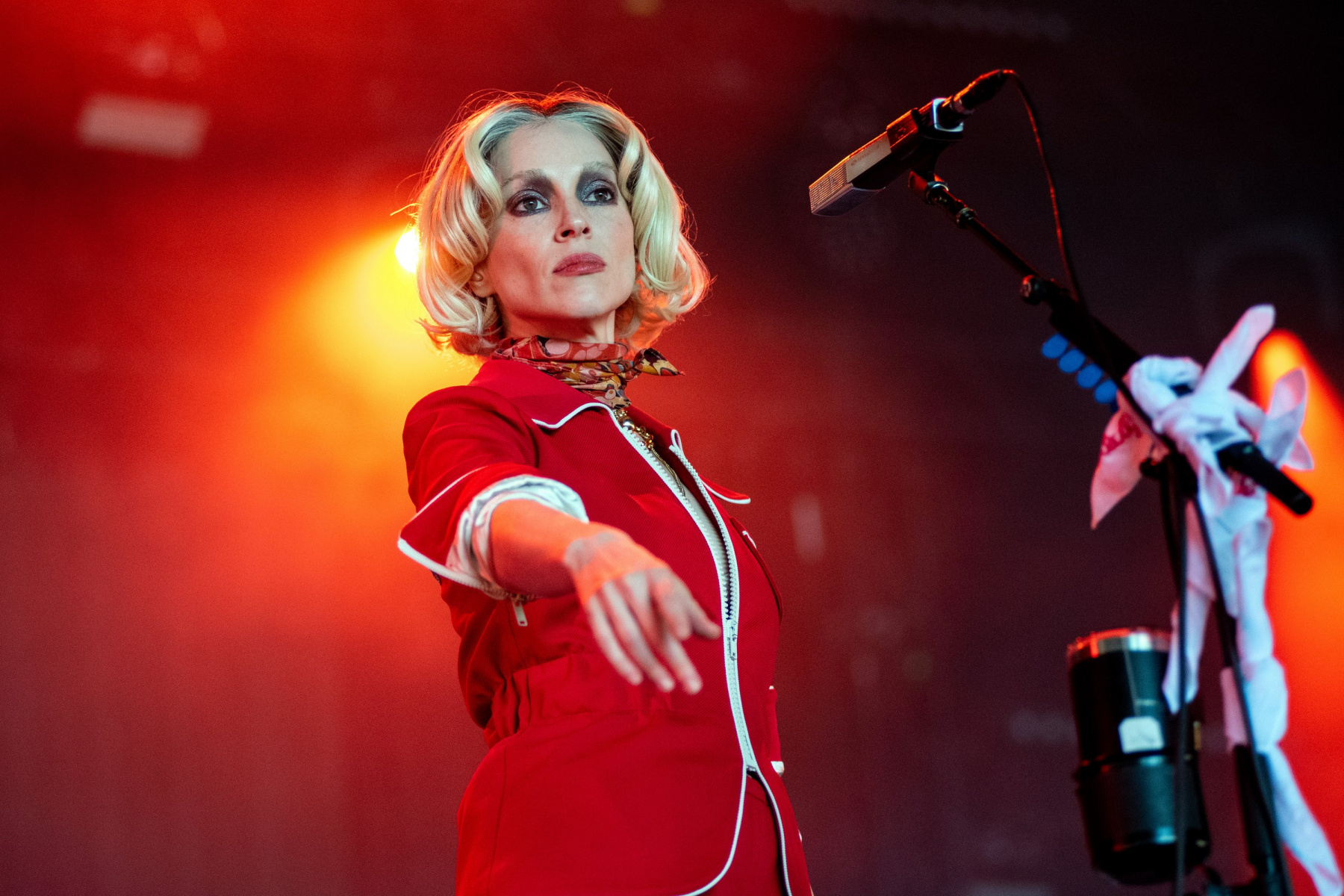 Down the Rabbit Hole _ Zondag 3 juli 2022 | St Vincent