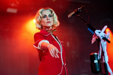 Down the Rabbit Hole _ Zondag 3 juli 2022 | St Vincent