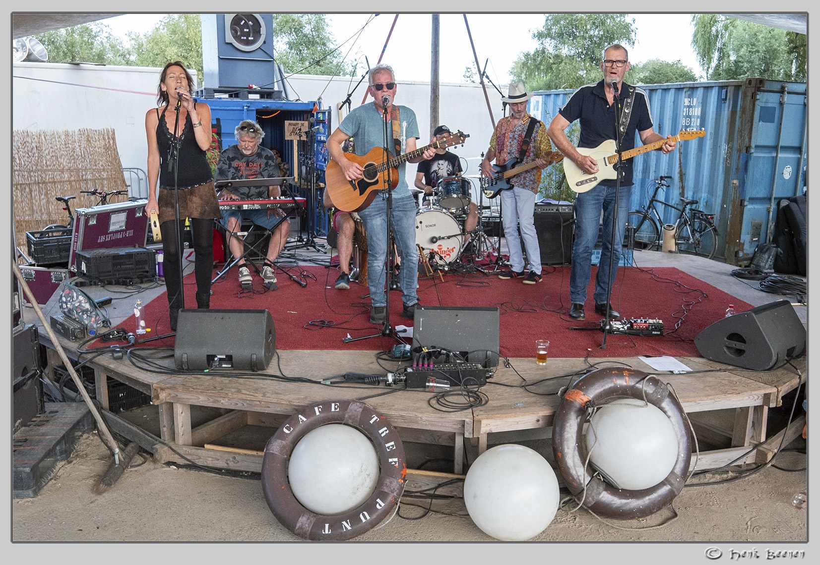 De Kaaij Nijmegen met The Stomp Brothers en LAKE SUPERIOR.