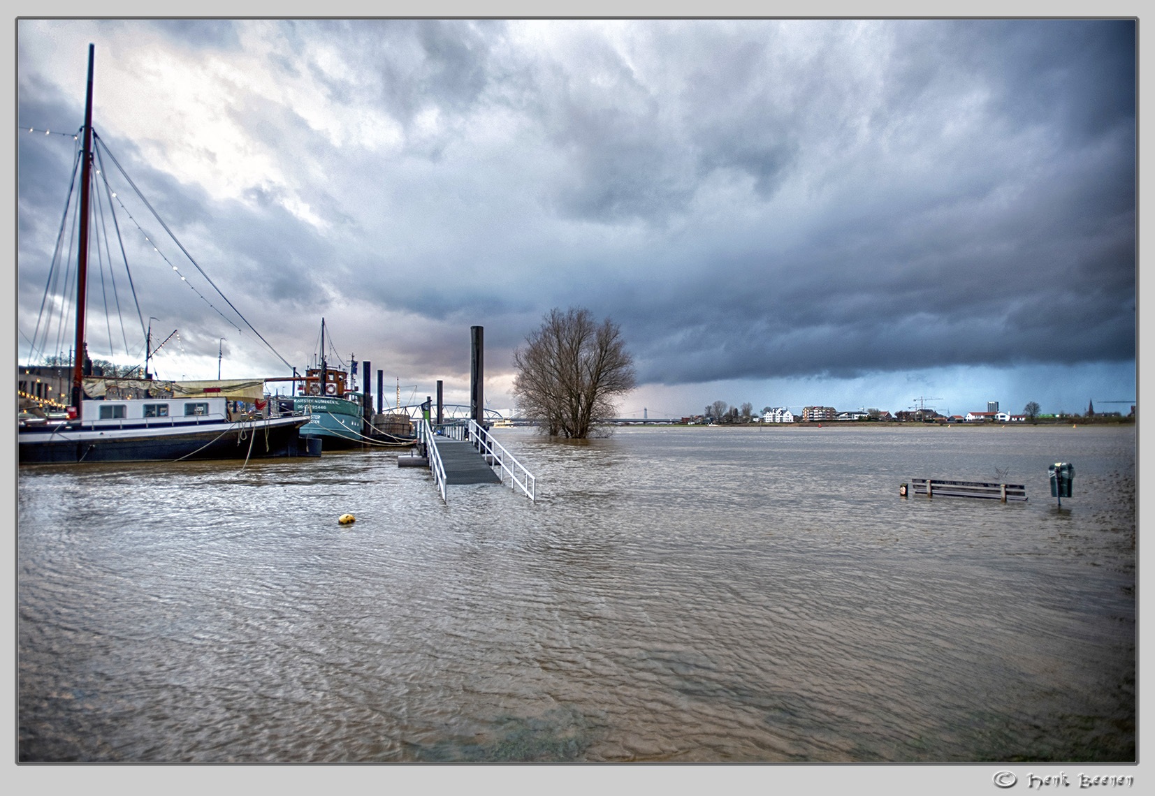 De Ooijpoort bij Nijmegen