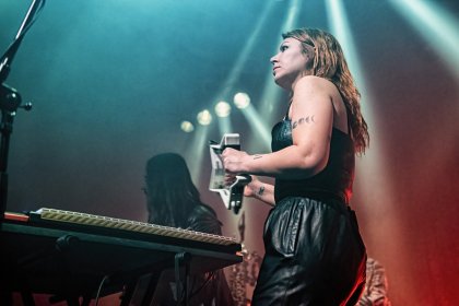 Altın Gün in Doornroosje Nijmegen