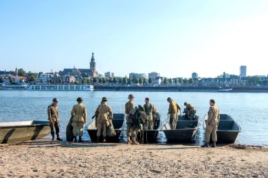 Tentenkamp Waal Crossing