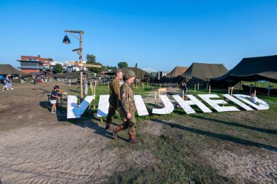 Tentenkamp Waal Crossing