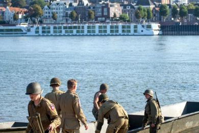Tentenkamp Waal Crossing