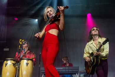 Down the Rabit Hole - vrijdag 1 juli 2022 | Son Mieux