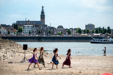Festival op 't eiland - woensdag | Arnhemse meisjes