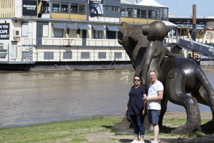 Hoog water in de zomer bij Nijmegen