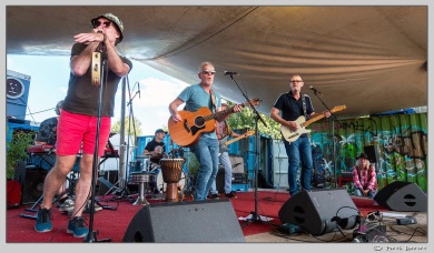 De Kaaij Nijmegen met The Stomp Brothers en LAKE SUPERIOR.