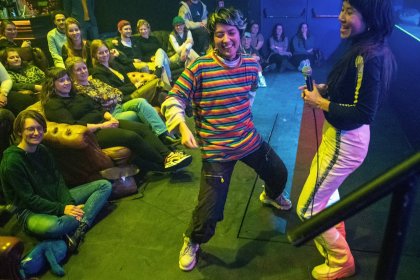 Mensen Zeggen Dingen in Doornroosje Nijmegen 2023 - Vieze Meisje