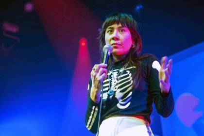 Mensen Zeggen Dingen in Doornroosje Nijmegen 2023 - Vieze Meisje