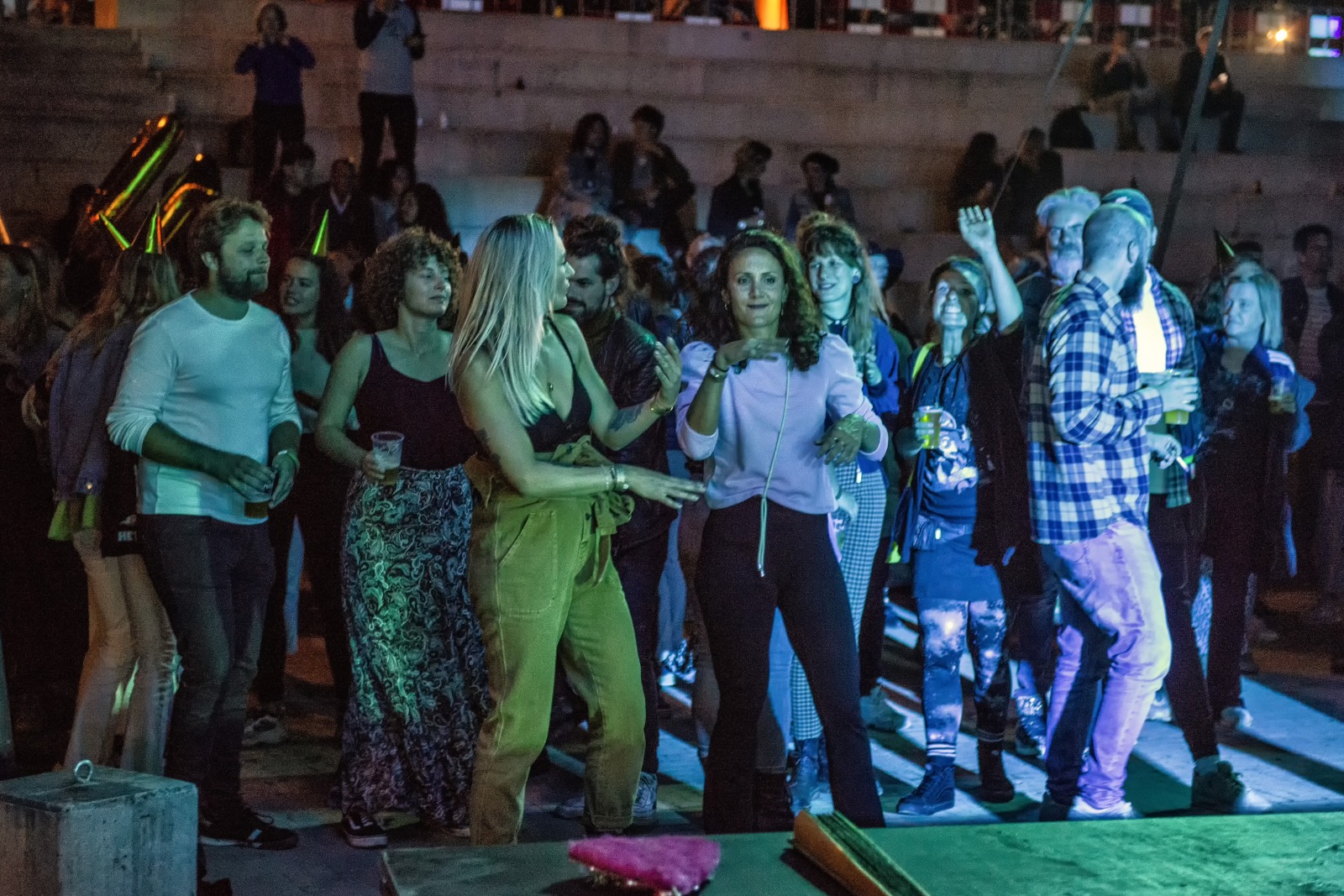 Joost van Bellen met Naaistreek op de Waalkade