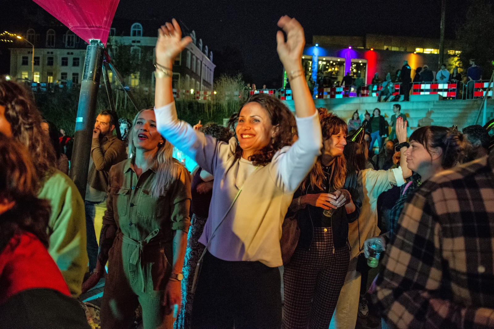 Joost van Bellen met Naaistreek op de Waalkade