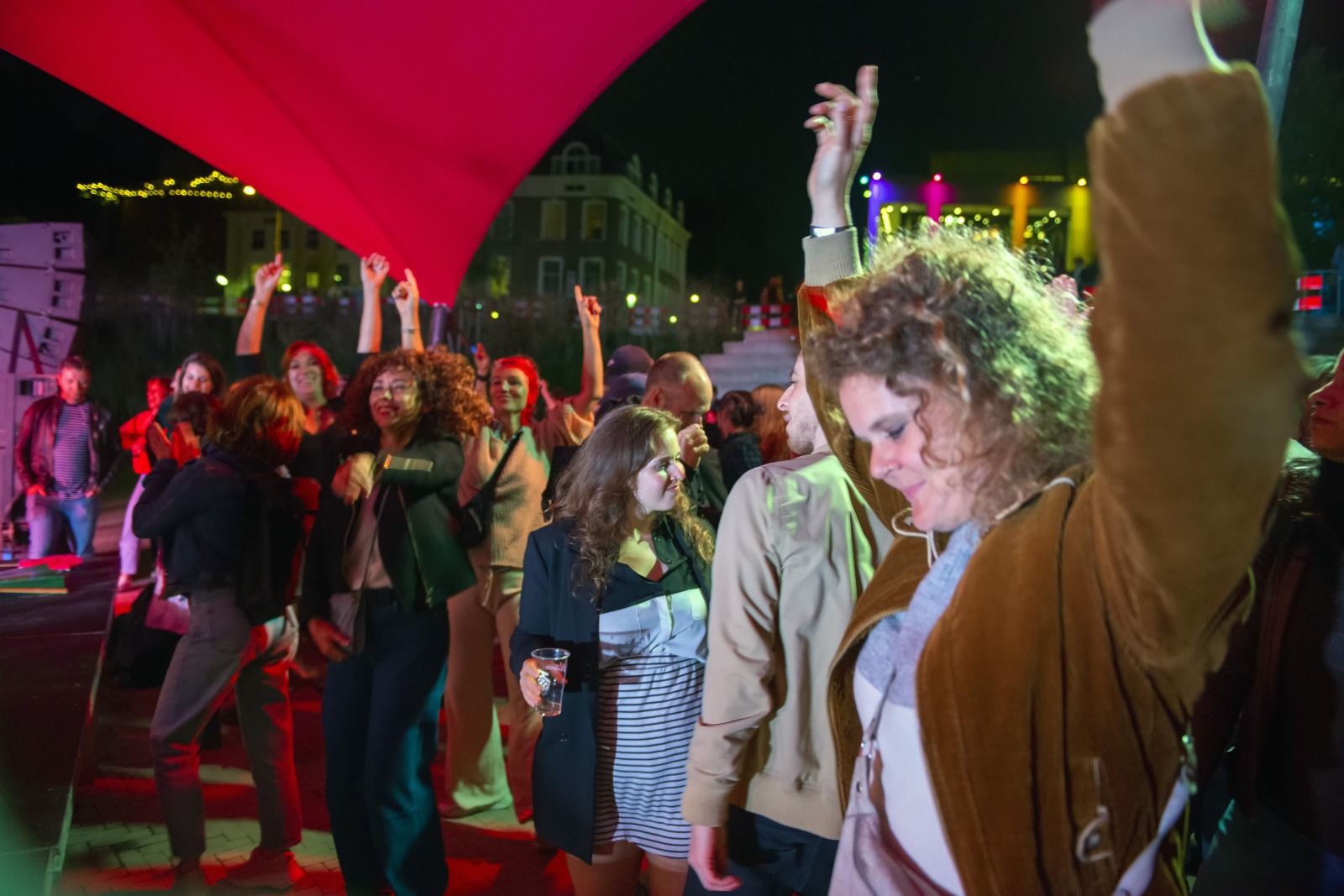 Joost van Bellen met Naaistreek op de Waalkade
