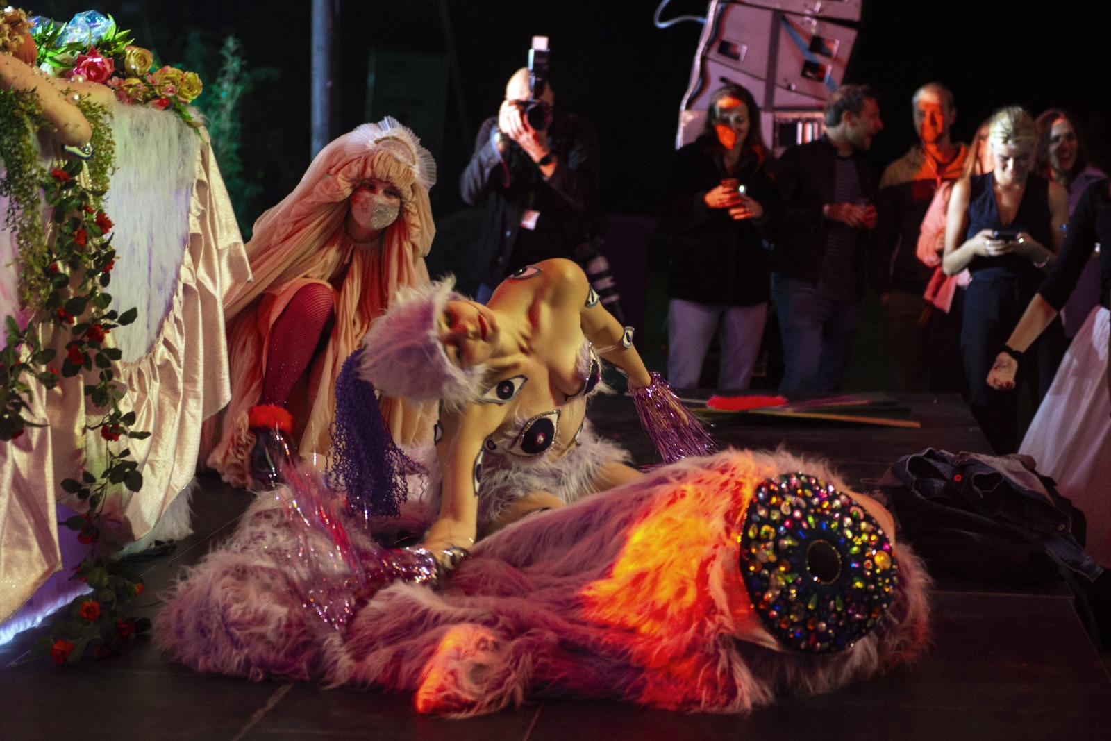 Joost van Bellen met Naaistreek op de Waalkade