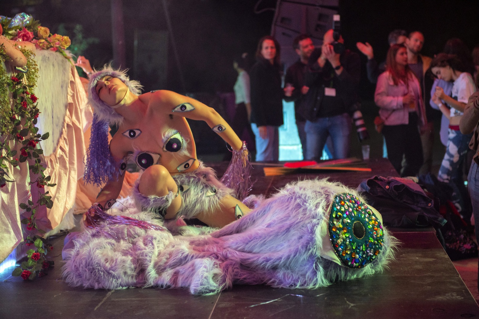 Joost van Bellen met Naaistreek op de Waalkade