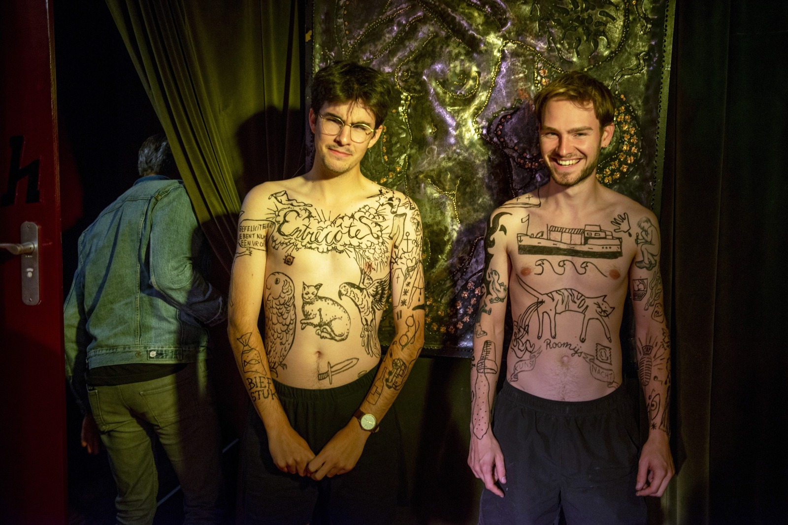 Op ruwe planken Snoerkat en Roomijs in de Zeester