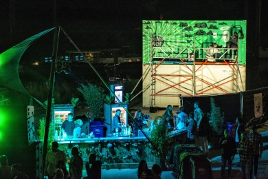 Joost van Bellen met Naaistreek op de Waalkade