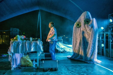 Joost van Bellen met Naaistreek op de Waalkade
