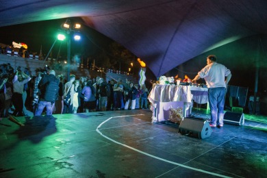 Joost van Bellen met Naaistreek op de Waalkade