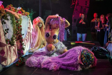 Joost van Bellen met Naaistreek op de Waalkade