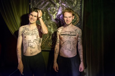 Op ruwe planken Snoerkat en Roomijs in de Zeester